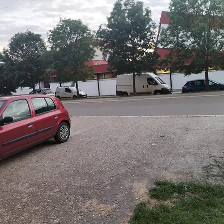 Stan Na Dan Mara Mladenovac (Belgrade)